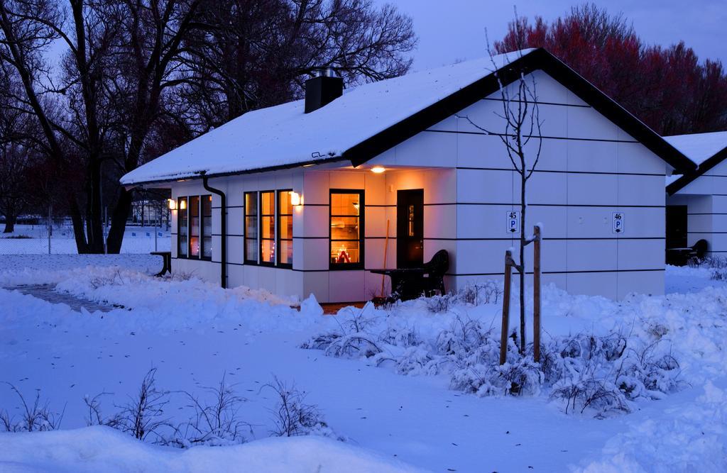 Gustavsvik Stugby & Camping أوربرو الغرفة الصورة